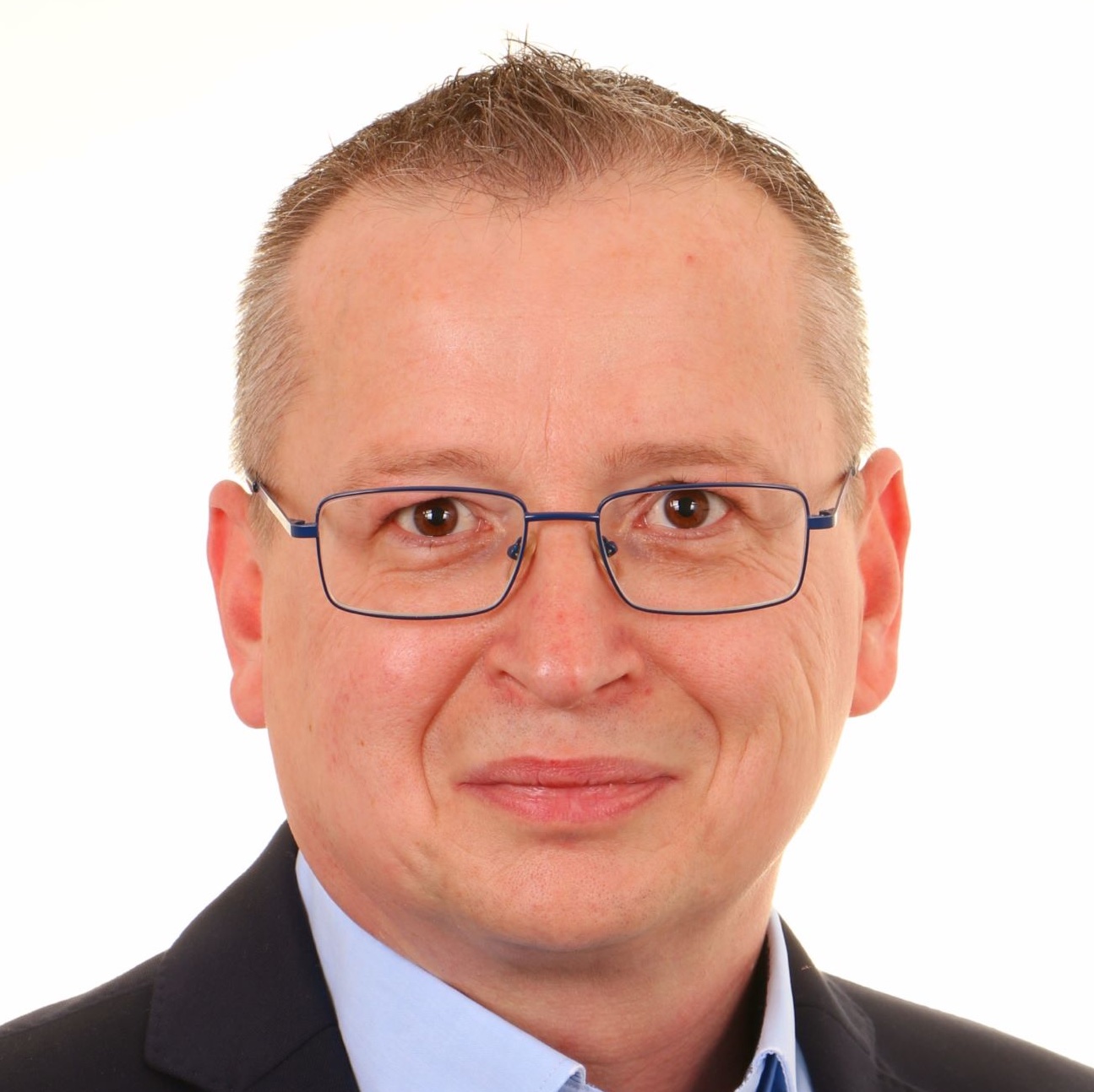 Jacek Fiolek - Institut für Oberflächentechnik GmbH